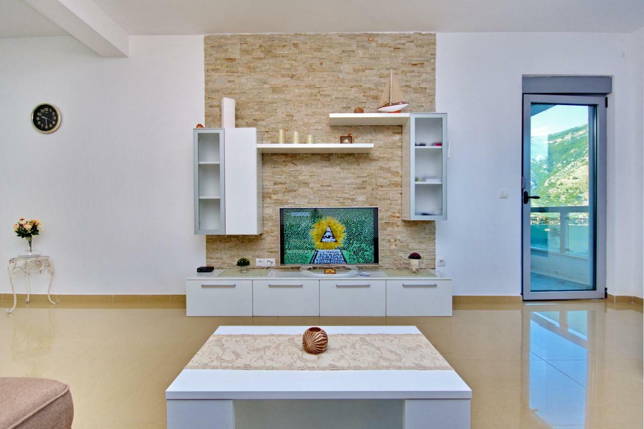 Apartment Dobrota View מראה חיצוני תמונה